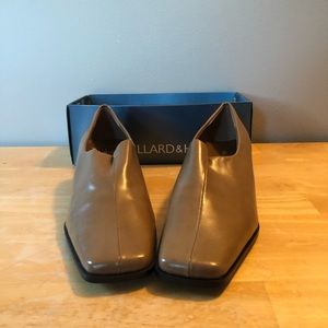 Hillard & Hanson NEW “Hanna” tan shoes